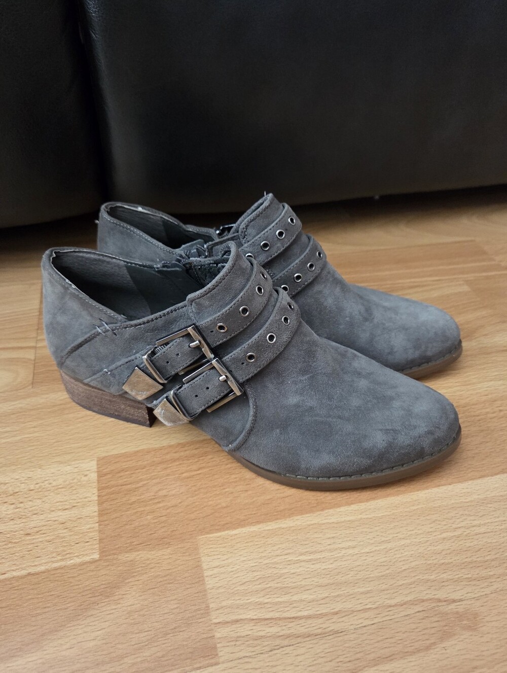 Vince Camuto Gray Suede Silver Buckle Ankle Bootie Western Boho Fall Rodeo 8